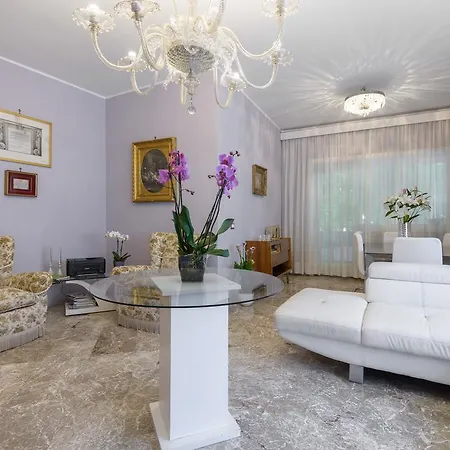 Luxury In Vatican Area شقة *