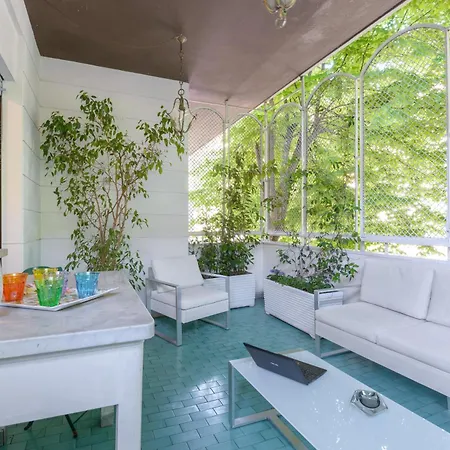 Luxury In Vatican Area شقة